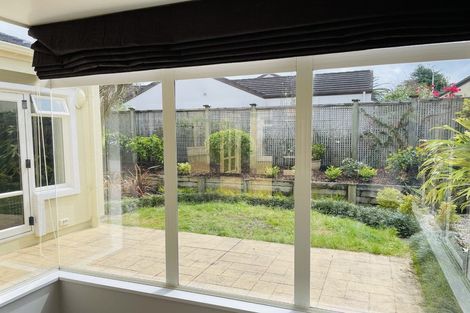 Photo of property in 10 Cellarmans Street, Te Atatu Peninsula, Auckland, 0610