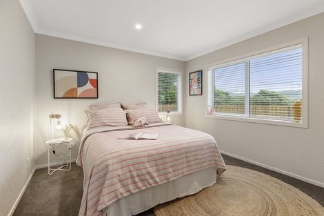 Photo of property in 58 Nicholson Road, Khandallah, Wellington, 6035