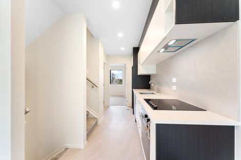 Photo of property in 4/11 Seymour Road, Sunnyvale, Auckland, 0612