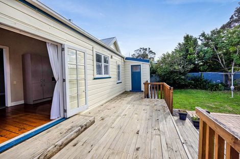 Photo of property in 15 Weld Street, Normanby, Hawera, 4614
