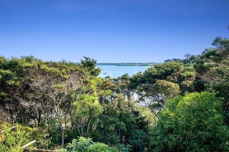 Photo of property in 9 Poaka Place, Beach Haven, Auckland, 0626