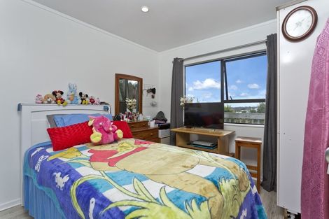 Photo of property in 2/29 Rangatira Road, Birkdale, Auckland, 0626
