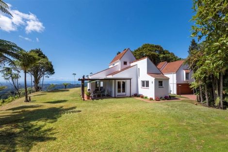 Photo of property in 531 Scenic Drive, Waiatarua, Auckland, 0612