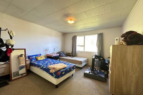 Photo of property in 7 Tudor Road, Henderson, Auckland, 0610