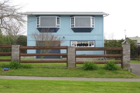 Photo of property in 114 Wairau Road, Oakura, 4314