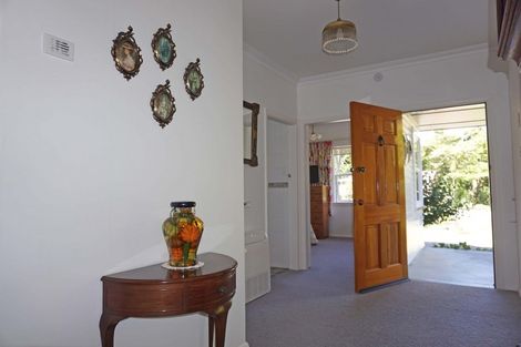 Photo of property in 24 Avenue North Road, Levin, 5510
