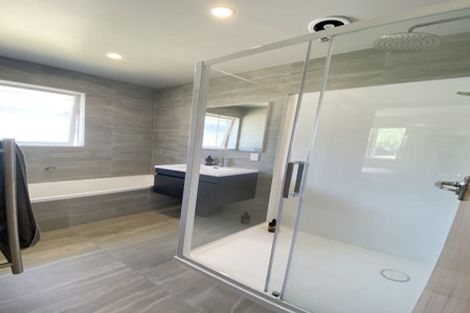 Photo of property in 28 Marriott Road, Pakuranga, Auckland, 2010