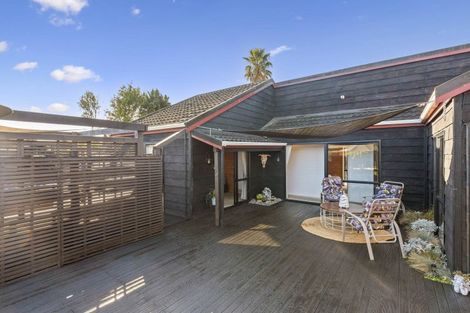 Photo of property in 18 Wood Leigh, Paraparaumu Beach, Paraparaumu, 5032