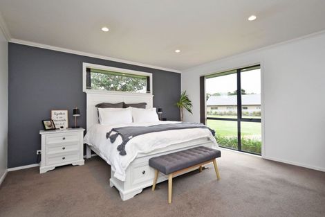 Photo of property in 36 Robert Street, Otatara, Invercargill, 9879