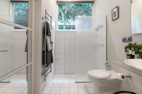 Photo of property in 69 Marine Parade, Seatoun, Wellington, 6022