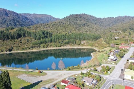 Photo of property in 37 Aylmer Street, Ross, 7812