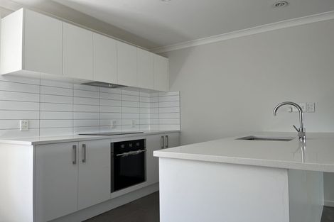 Photo of property in 9/46 Carlos Drive, Flat Bush, Auckland, 2016