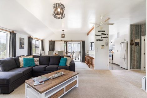 Photo of property in 105 Everitt Crescent, Whangamata, 3620