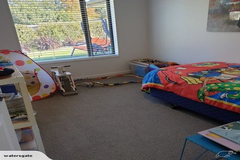 Photo of property in 5 Perrin Place, Darfield, 7510