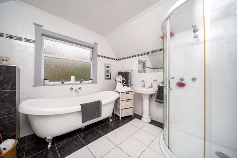 Photo of property in 66 Gilbert Street, New Plymouth, 4310