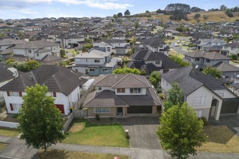 Photo of property in 13 Packspur Drive, Flat Bush, Auckland, 2016