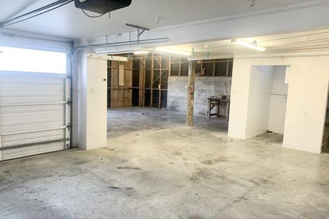 Photo of property in 1024 East Coast Road, Fairview Heights, Auckland, 0630