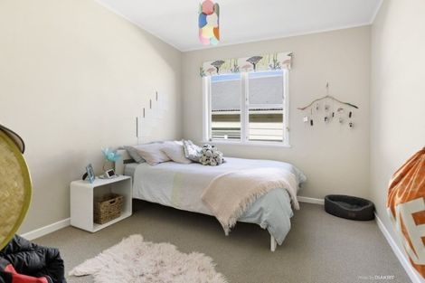 Photo of property in 6 Lerwick Terrace, Melrose, Wellington, 6023