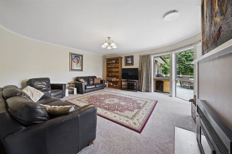 Photo of property in 468 Tararua Road, Levin, 5571