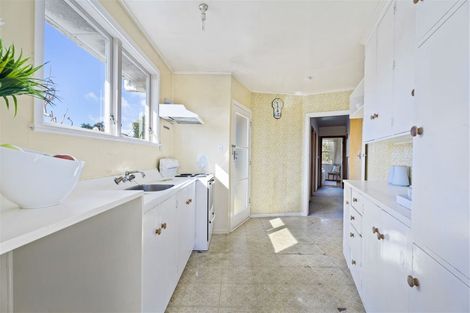 Photo of property in 19 Paramu Avenue, Birkdale, Auckland, 0626
