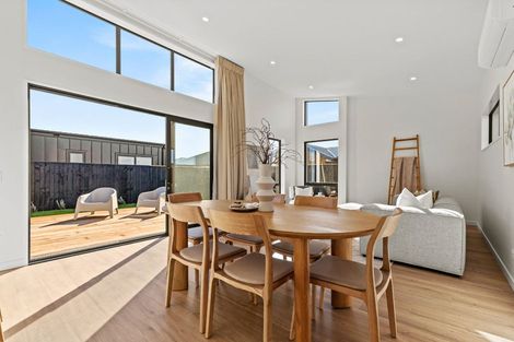Photo of property in 2 Greystone Close, Halswell, 8025