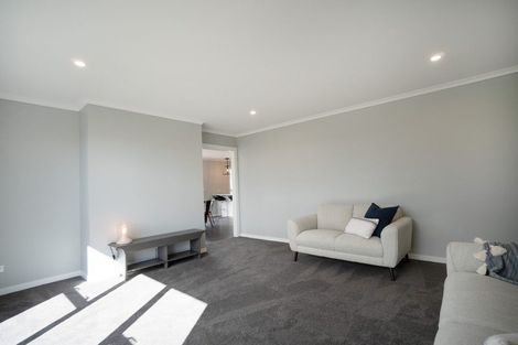 Photo of property in 44 Atlantic Drive, Fitzherbert, Palmerston North, 4410