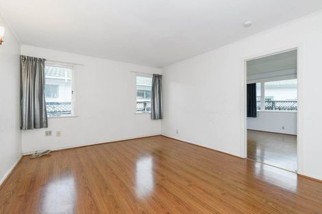 Photo of property in 38 Buscomb Avenue, Henderson, Auckland, 0610