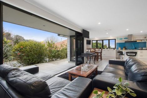 Photo of property in 37 Bert Wall Drive, Omokoroa, 3114