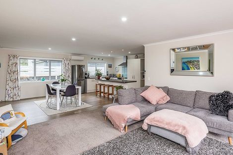 Photo of property in 208 Mazengarb Road, Paraparaumu, 5032