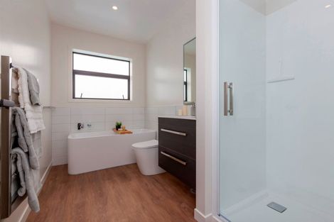 Photo of property in 77 Amohia Street, Paraparaumu, 5032