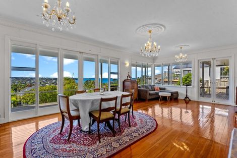 Photo of property in 18 Montgomery Avenue, Rothesay Bay, Auckland, 0630