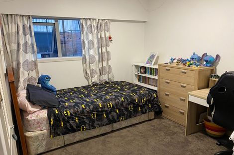 Photo of property in 1 Cherry Grove, Strathmore Park, Wellington, 6022