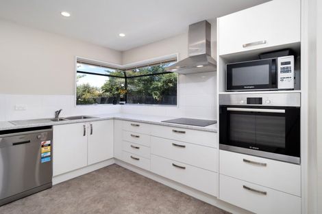 Photo of property in 2/17 Fieldmoor Place, Parklands, Christchurch, 8083