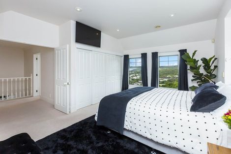 Photo of property in 95 Viewmont Drive, Harbour View, Lower Hutt, 5010