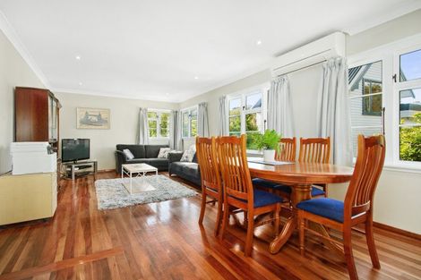 Photo of property in 247 Middleton Road, Glenside, Wellington, 6037