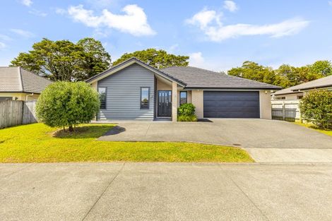 Photo of property in 10 Pititi Lane, Kumeu, 0810