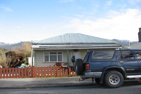 Photo of property in 17 Hart Street, Blackball, 7804