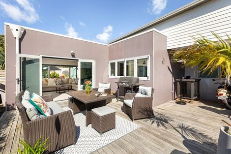 Photo of property in 12 Palm Grove, Waihi Beach, 3611