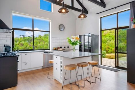 Photo of property in 2 Peregrine Place, Kinloch, Taupo, 3377