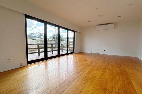 Photo of property in 9 Queen Mary Avenue, New Lynn, Auckland, 0600