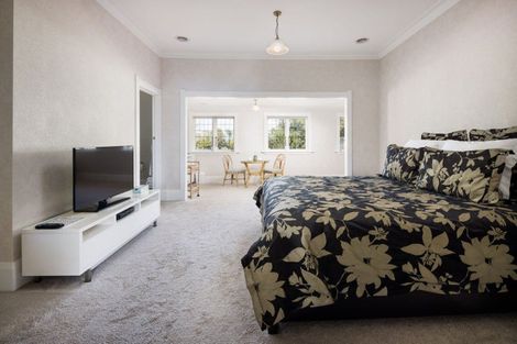 Photo of property in 70 Queen Street, Cambridge, 3434