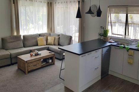 Photo of property in 1/38 Kaipatiki Road, Glenfield, Auckland, 0629