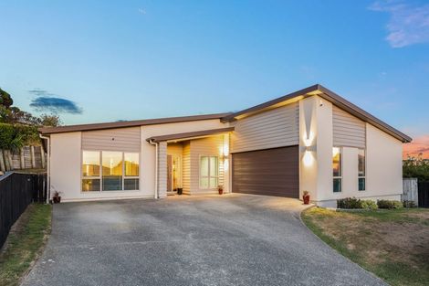 Photo of property in 33 Kahurangi Heights, Aotea, Porirua, 5024