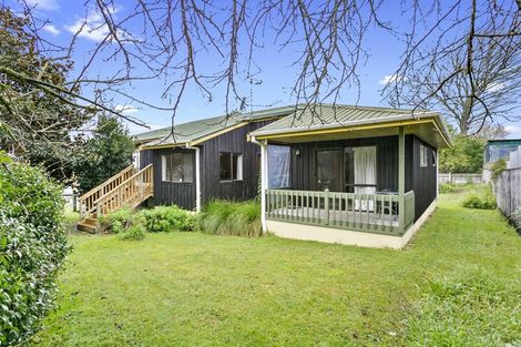 Photo of property in 3 Drayton Place, Leamington, Cambridge, 3432