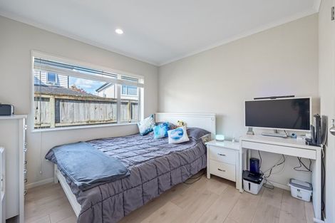 Photo of property in 10 Reno Way, Flat Bush, Auckland, 2016