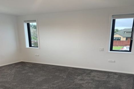 Photo of property in 1/2 Jadewynn Drive, Massey, Auckland, 0614