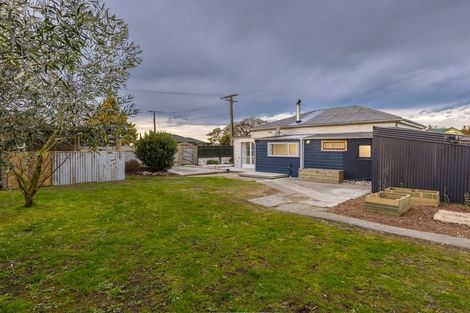 Photo of property in 12 Rhodes Street, Waimate, 7924