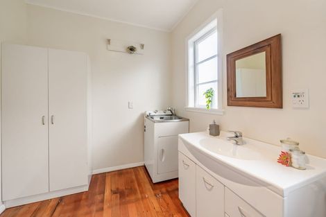 Photo of property in 11 Terawhiti Terrace, Karori, Wellington, 6012