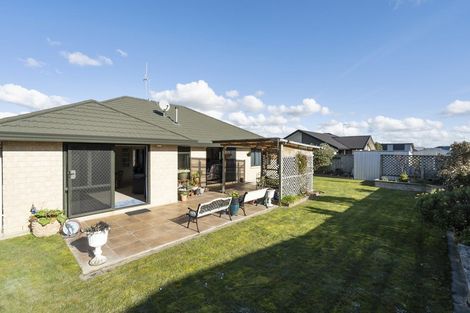 Photo of property in 25 Geneva Terrace, Kelvin Grove, Palmerston North, 4414