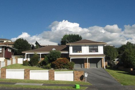 Photo of property in 62 Dalwhinnie Parade, Highland Park, Auckland, 2010